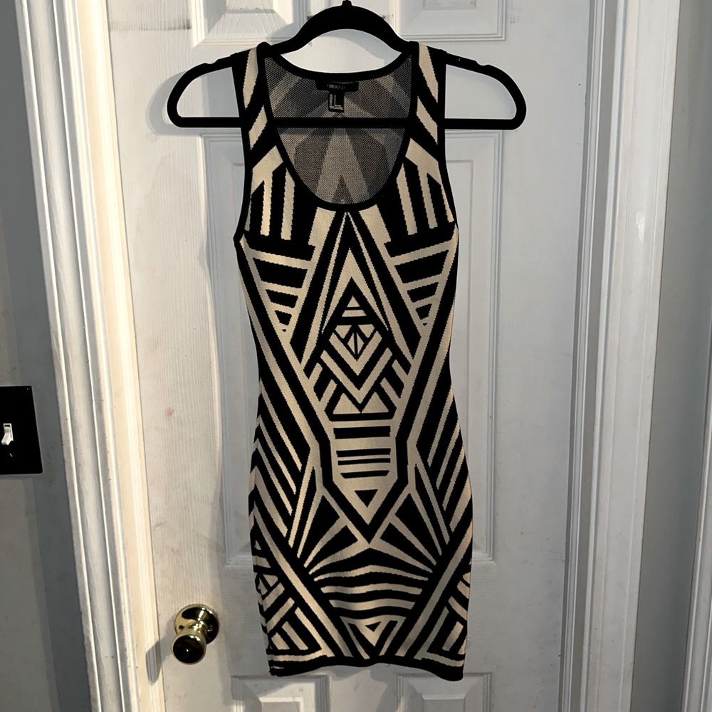 Forever 21 Black and cream bodycon dress - Picture 2 of 2